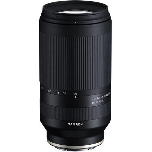 With a dynamic telephoto zoom range and compact ...