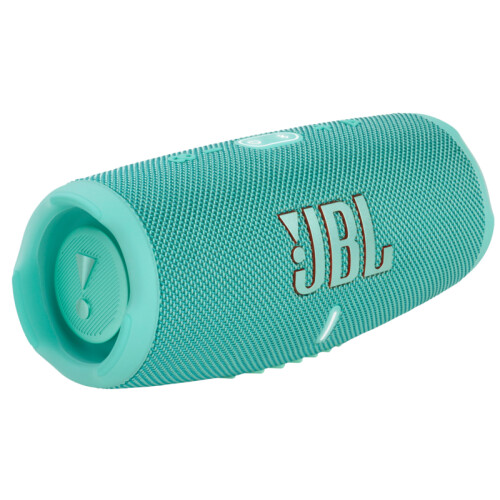 De JBL Charge 5 is de ideale speaker voor buiten. ...