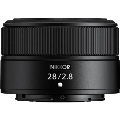 De Nikon NIKKOR Z 28mm f/2.8 is een compacte ...