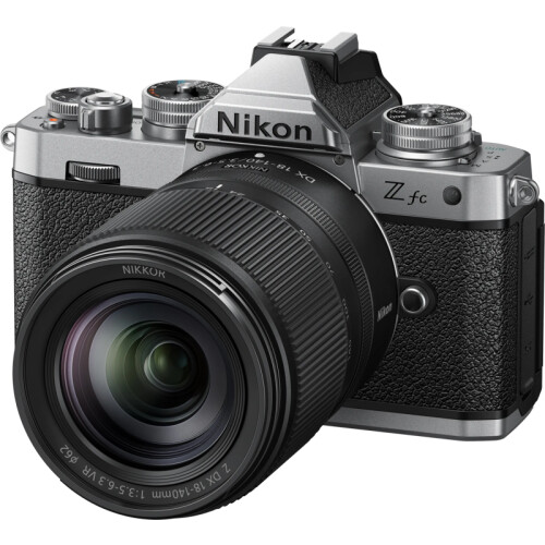 Met de Nikon Z fc + Nikkor Z DX 18-140 VR haal je ...