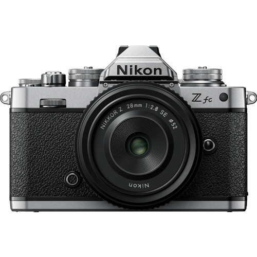 Die Retrokamera Nikon Z FC + Nikkor Z 28 mm f/2.8 ...