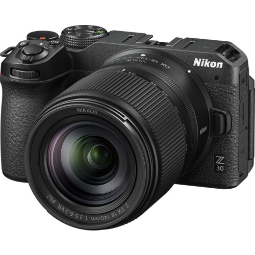 De Nikon Z30 + 18-140mm f/3.5-6.3 VR is een ...