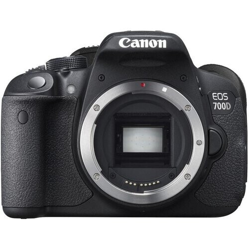 Canon EOS 700D + Canon EF-S 18-135mm f/3.5-5.6 IS ...