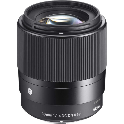 Le Sigma E 30 mm f/1.4 est un objectif ...
