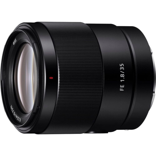 De Sony FE 35 mm F1.8 is een krachtige ...