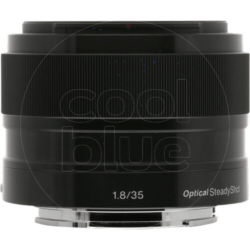 Das Sony SEL 35mm f/1.8 ist ein kompaktes Objektiv ...