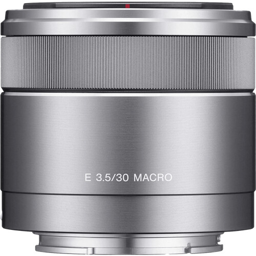 De Sony E 30mm f/3.5 Macro is een macrolens voor ...