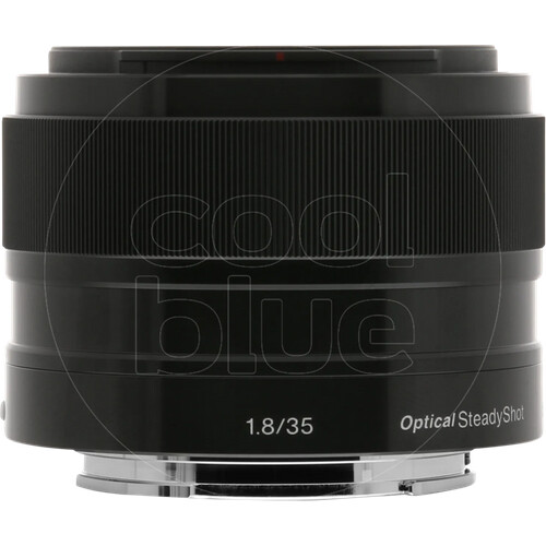 De Sony SEL 35mm f/1.8 is een compacte lens voor ...